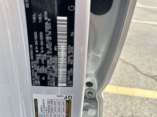 Used 2025 Toyota 4Runner Limited AWD/4WD image 34