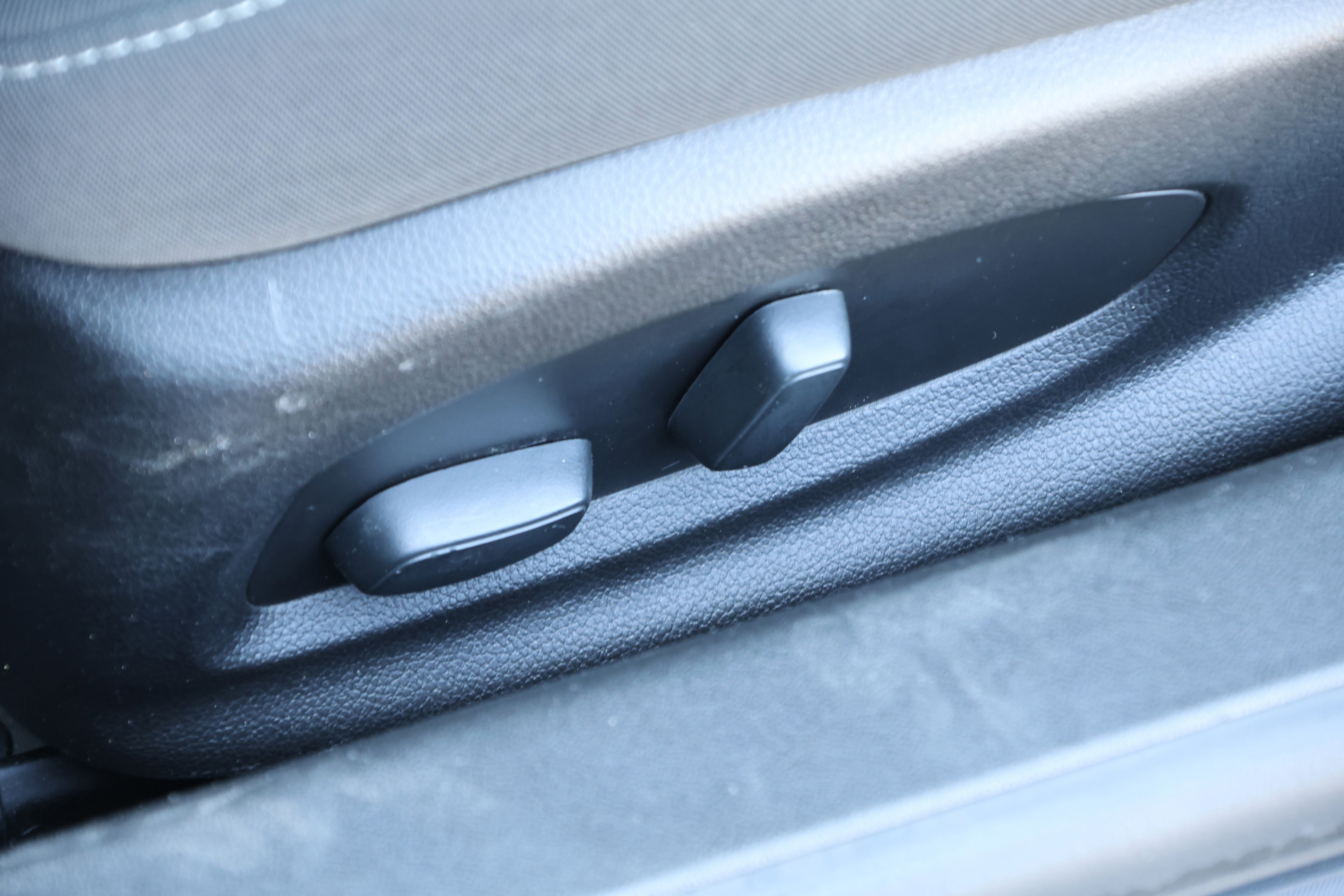 Used 2020 Chevrolet Camaro SS RWD image 32