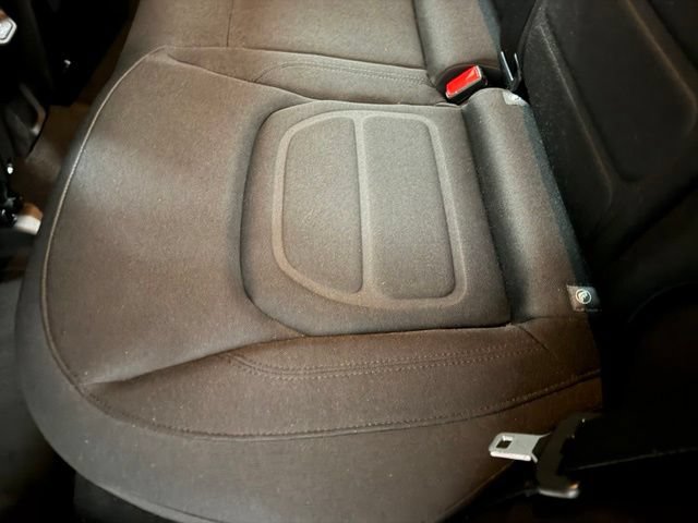 Used 2019 Jeep Renegade Latitude FWD image 18