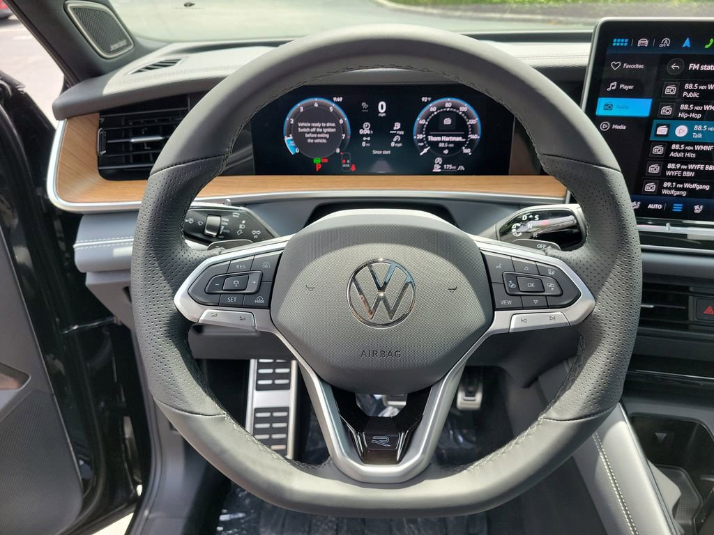 New 2026 Volkswagen Tiguan SEL R-Line AWD/4WD image 21