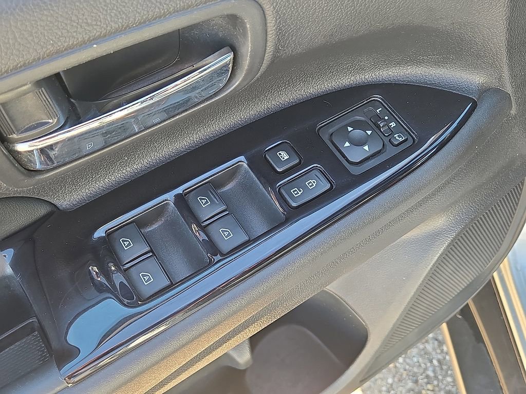 Used 2020 Mitsubishi Outlander LE image 21