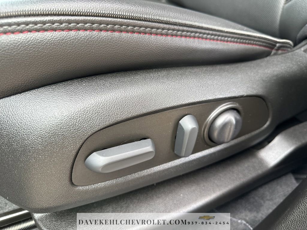 Used 2023 Chevrolet Traverse RS image 12