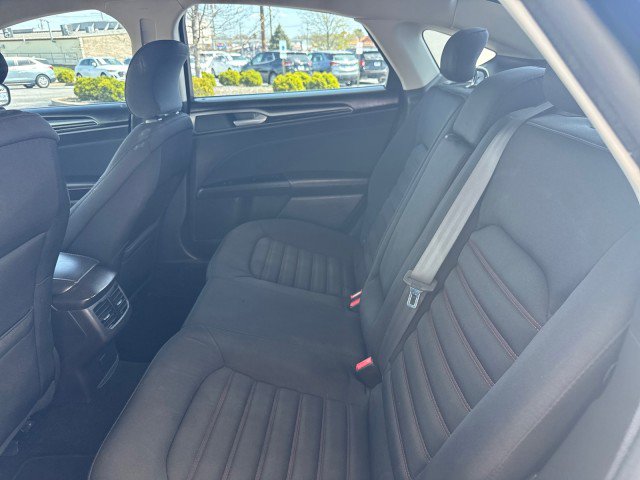 Used 2016 Ford Fusion SE FWD image 7