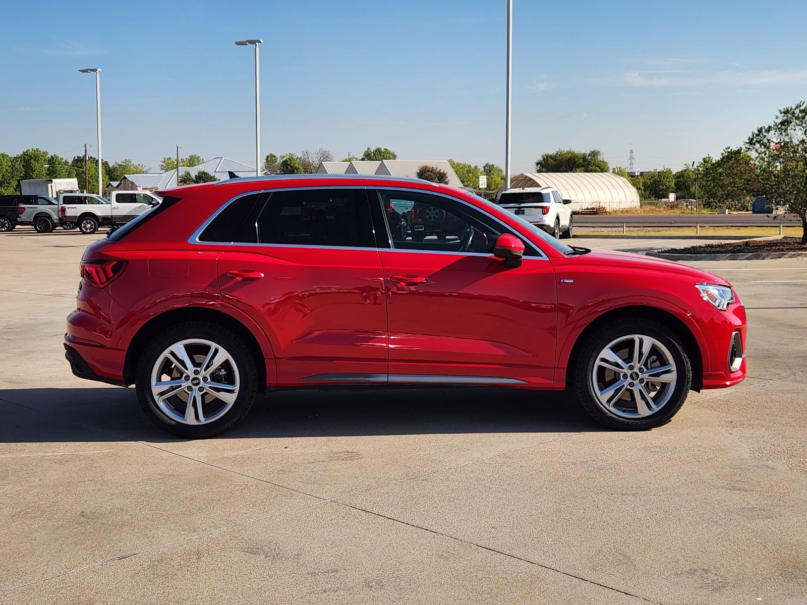 Used 2023 Audi Q3 2.0T Premium Plus w/ Premium Plus Package AWD/4WD image 7