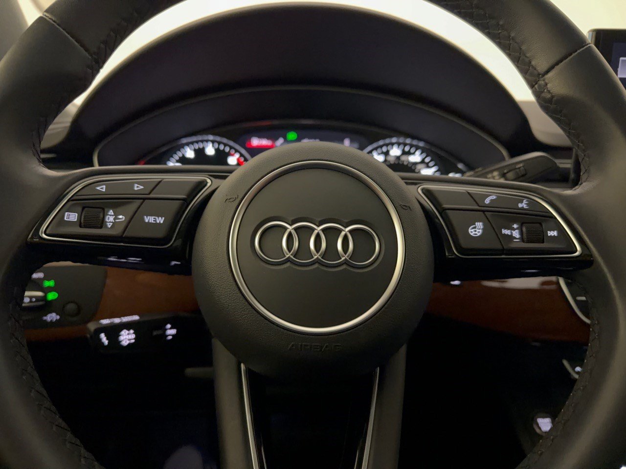 Used 2023 Audi A4 2.0T Premium w/ Convenience Package AWD/4WD image 10
