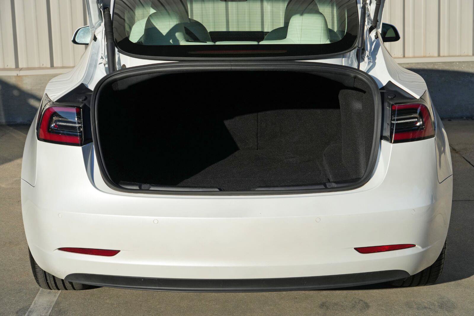 Used 2022 Tesla Model 3 Performance AWD/4WD image 10