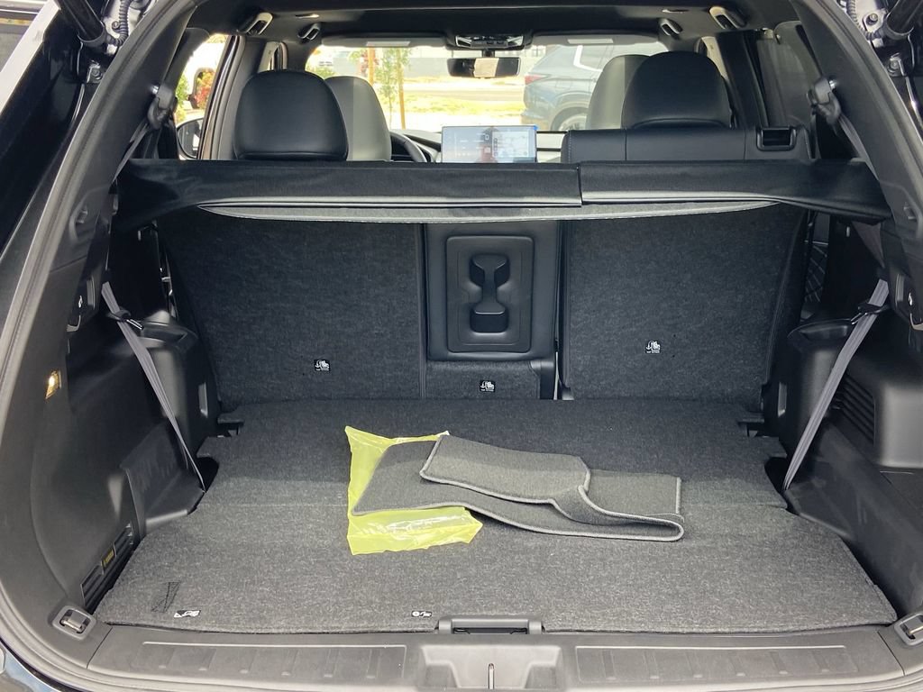 New 2026 Mitsubishi Outlander SEL Black Edition FWD image 23