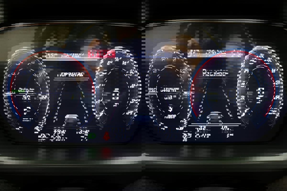 Used 2022 Audi e-tron GT Prestige image 12