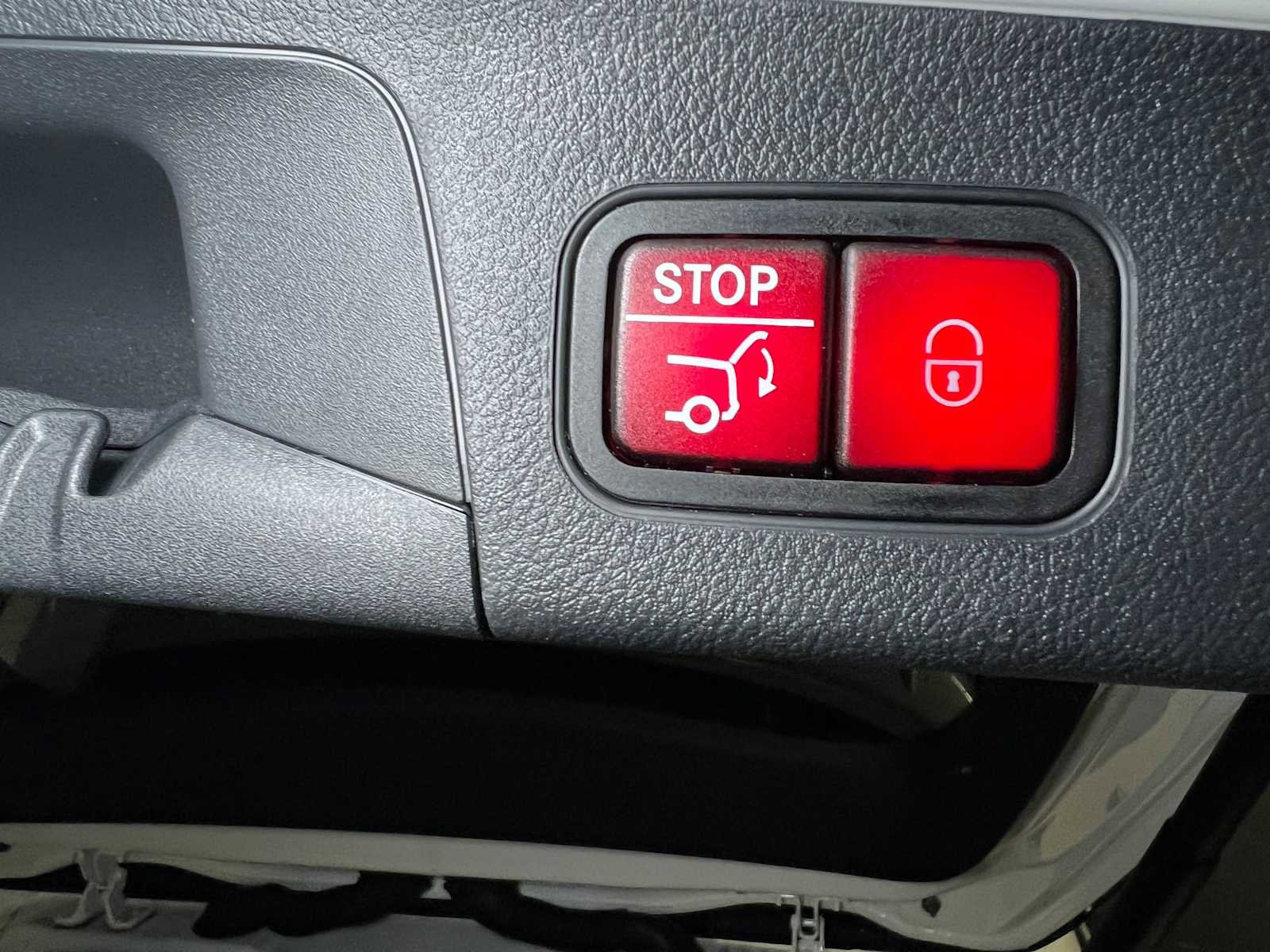 Certified 2025 Mercedes-Benz GLA 250 4MATIC image 18