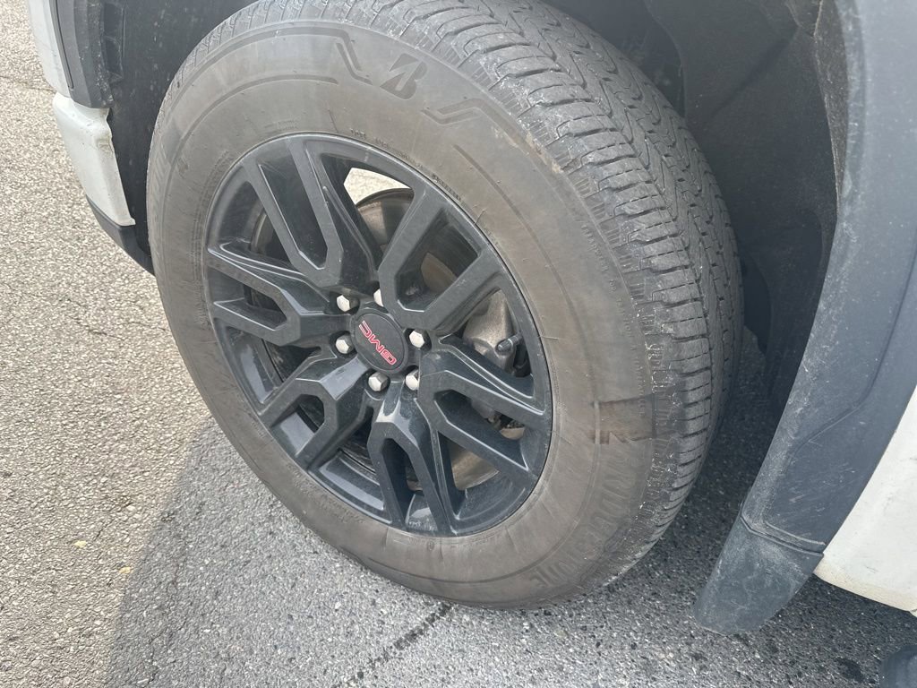 Used 2024 GMC Sierra 1500 Elevation w/ Elevation Premium Package image 9