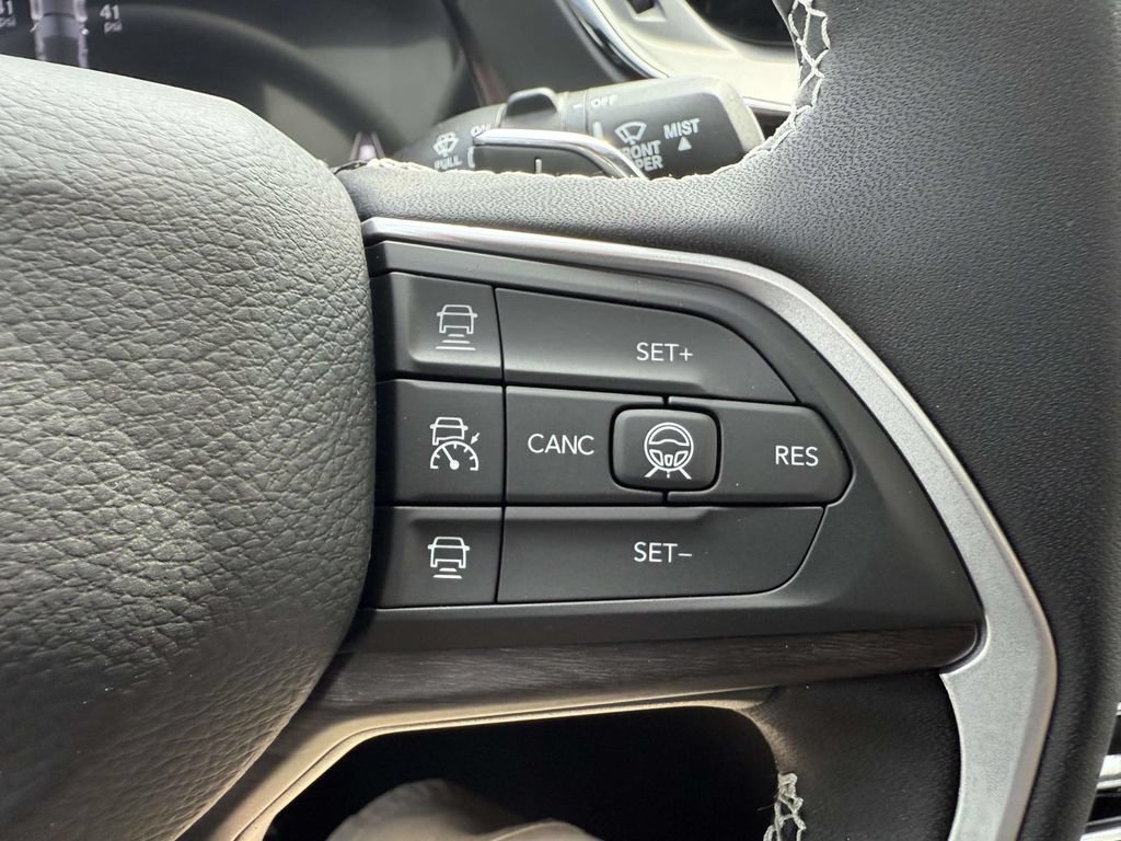New 2027 Jeep Grand Cherokee Limited AWD/4WD image 23