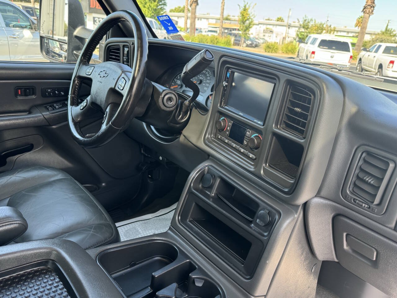 Used 2007 Chevrolet Silverado 2500 LT w/ Onstar Plus Package AWD/4WD image 15