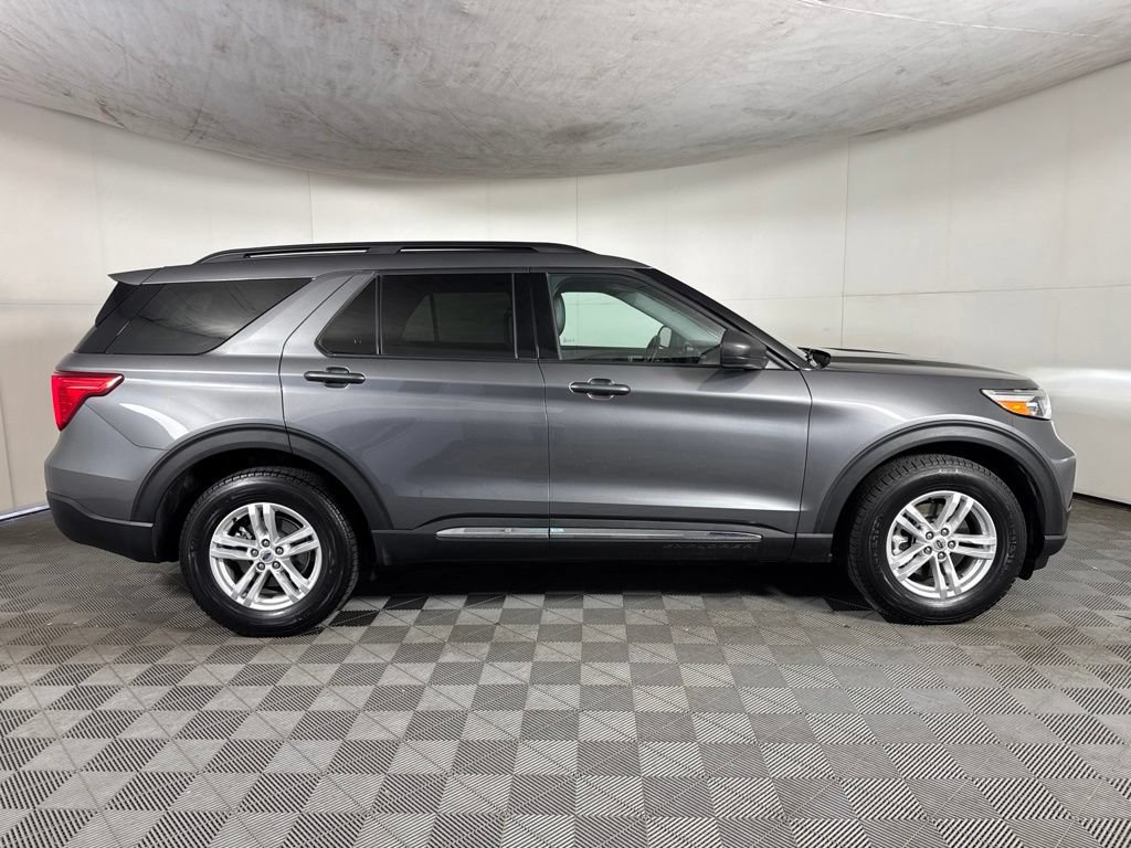 Used 2023 Ford Explorer XLT w/ Equipment Group 202A AWD/4WD image 6