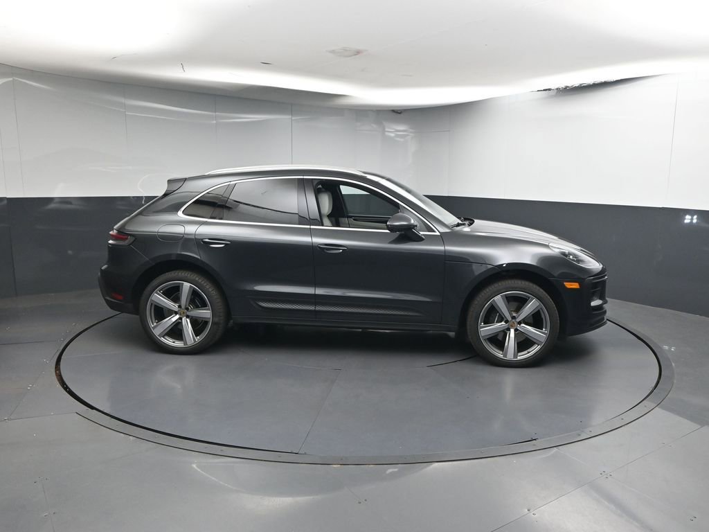 Certified 2024 Porsche Macan AWD/4WD image 25