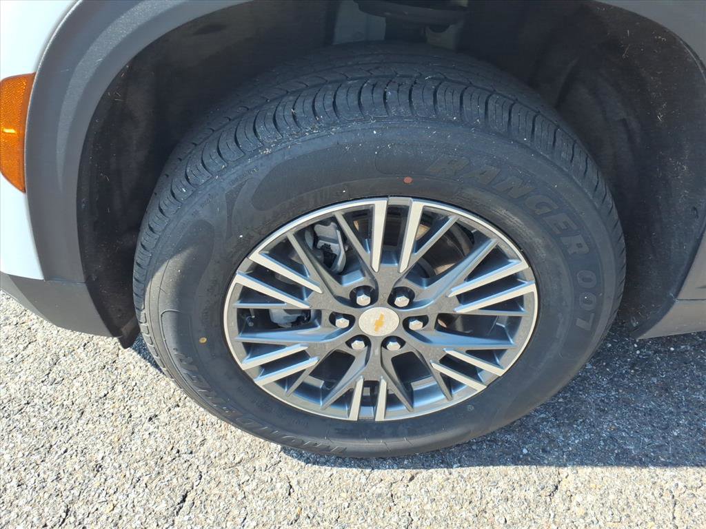 Used 2025 Chevrolet Traverse LT FWD image 10