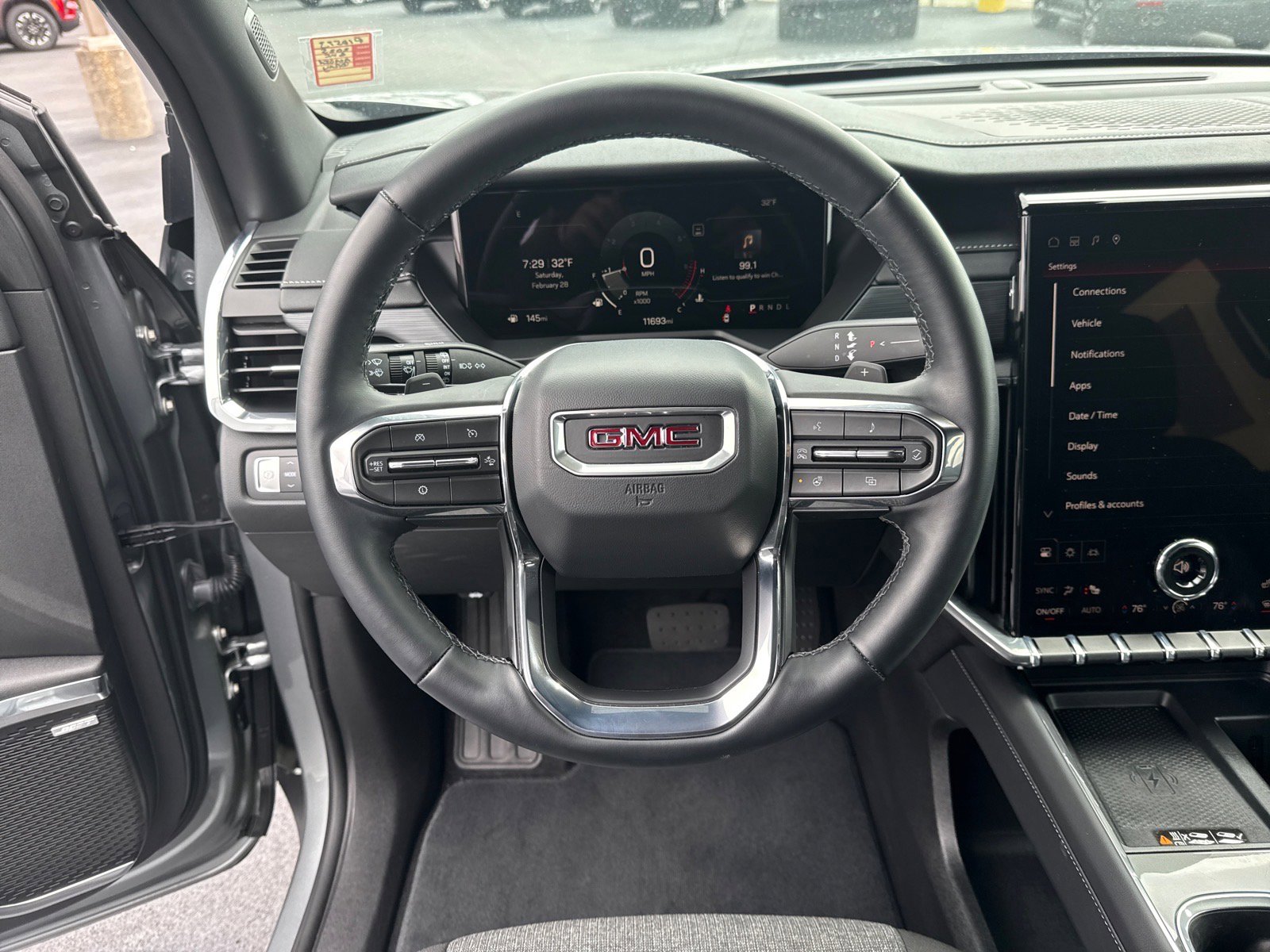 Used 2025 GMC Acadia Elevation image 14