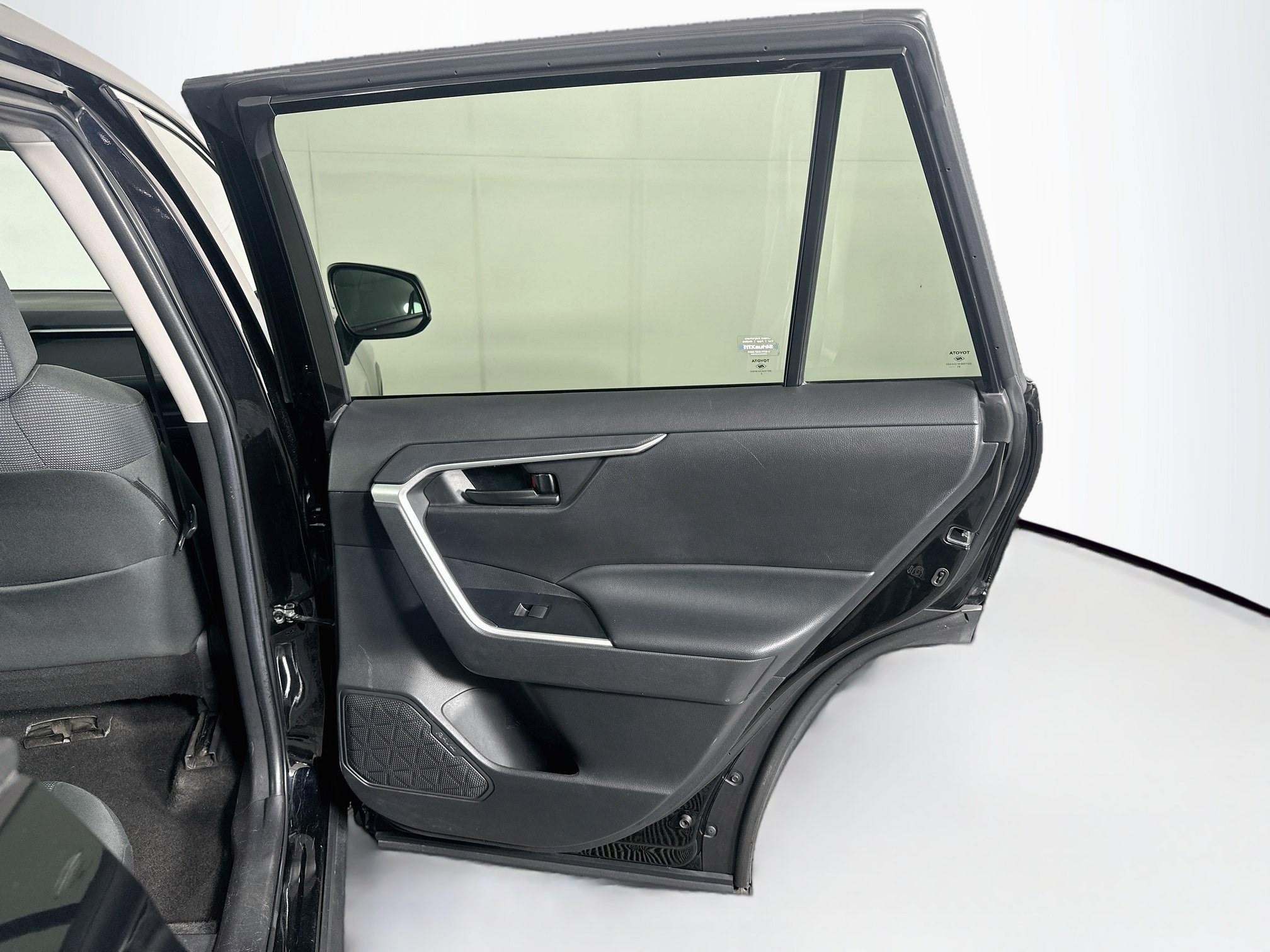 Used 2022 Toyota RAV4 LE FWD image 27