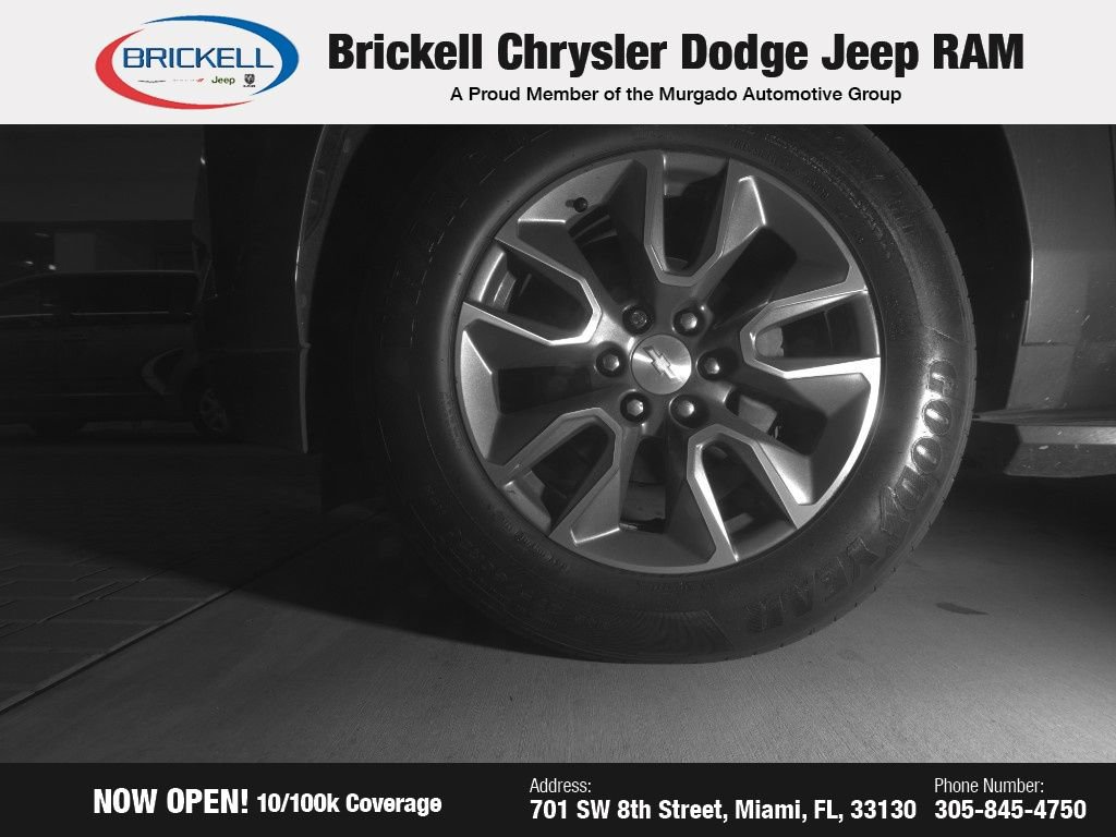 Used 2021 Chevrolet Suburban LT w/ LT Signature Package image 6