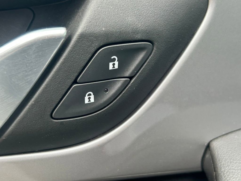 Used 2025 Chevrolet Blazer LT FWD image 22