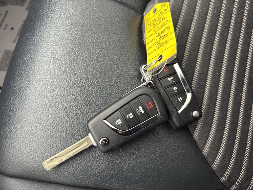 Used 2020 Toyota Camry SE image 28