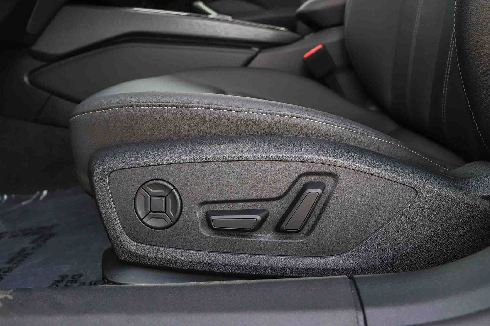 Used 2025 Audi A5 2.0T Premium w/ Convenience Package AWD/4WD image 25