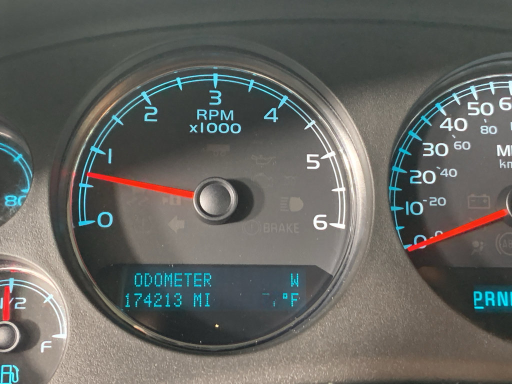 Used 2013 Chevrolet Suburban LT image 24