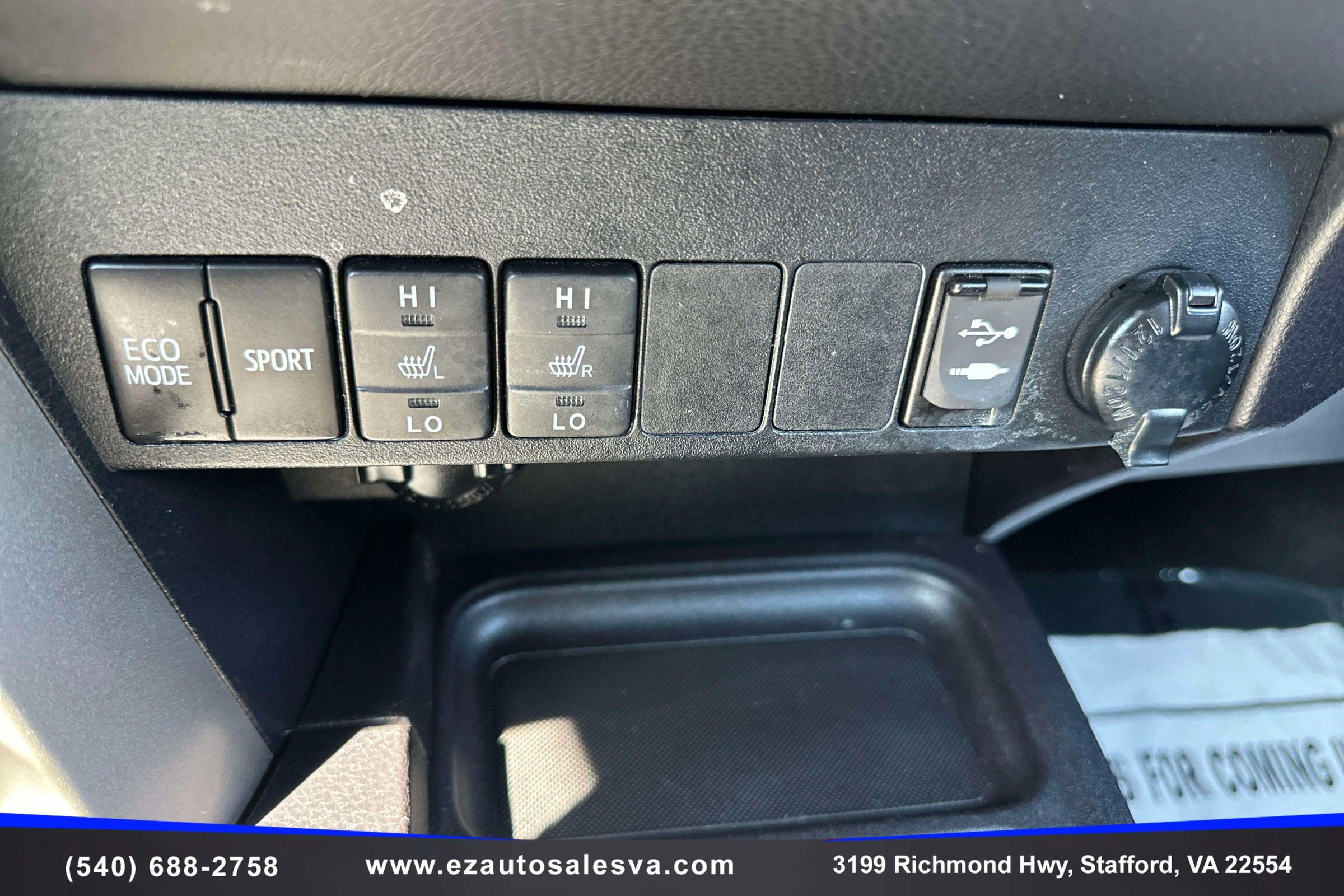Used 2018 Toyota RAV4 XLE image 25
