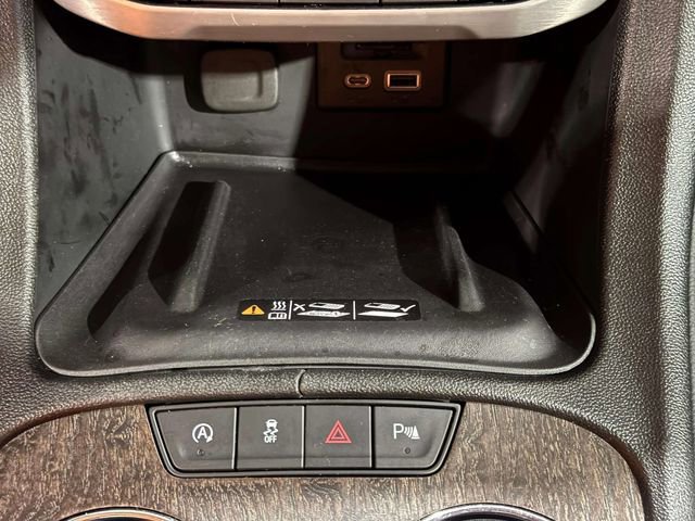 Used 2023 GMC Acadia Denali w/ Denali Technology Package image 24