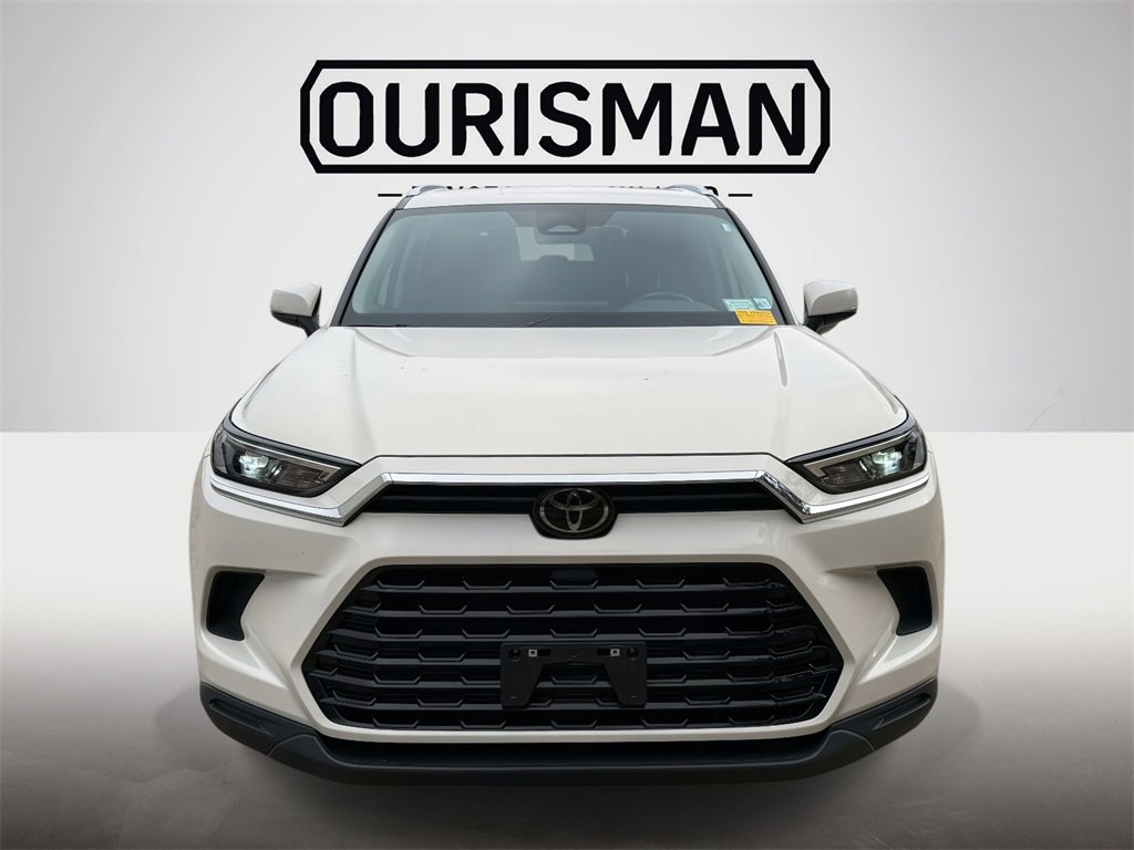 Used 2024 Toyota Grand Highlander XLE image 2