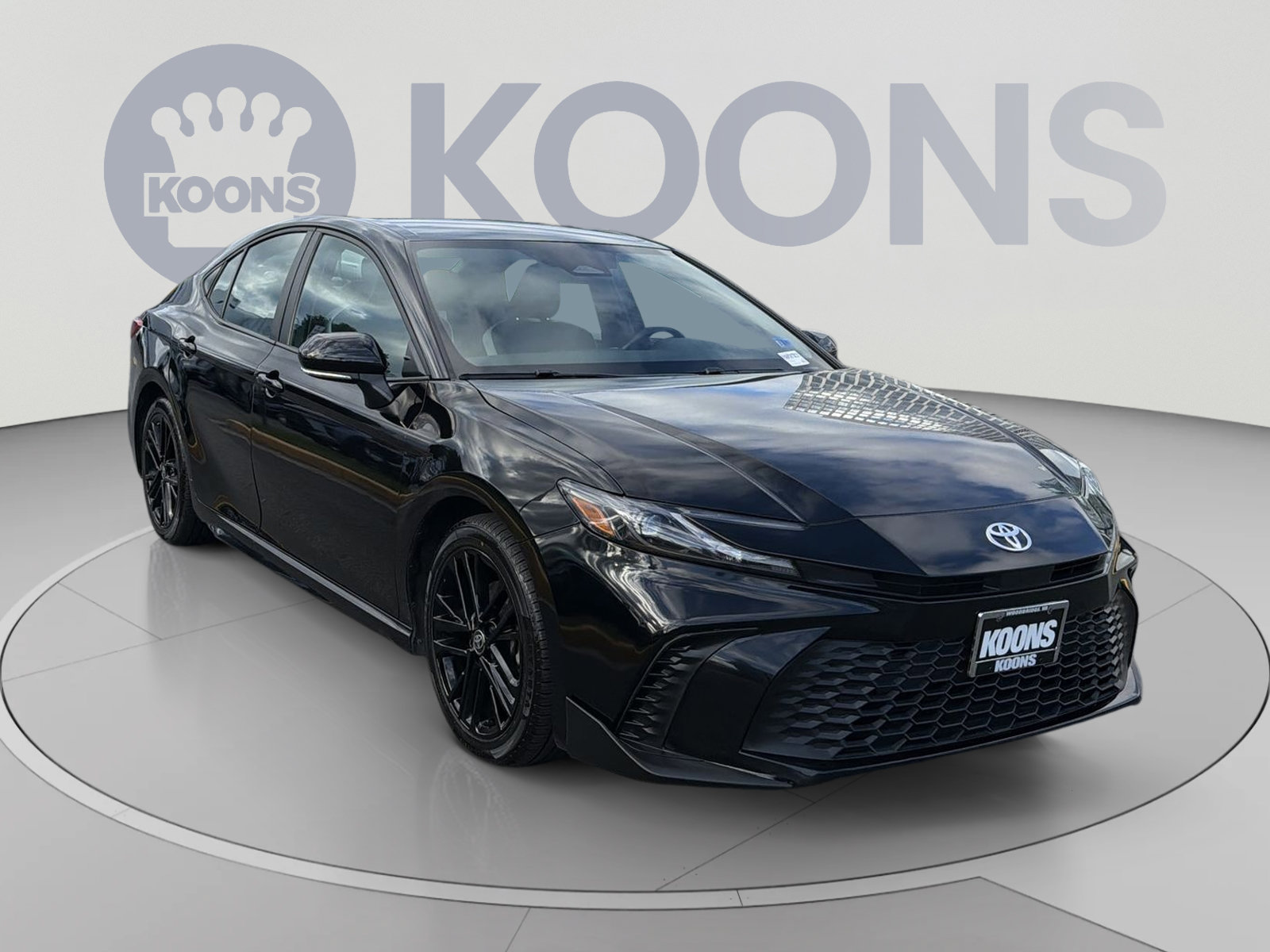 Used 2025 Toyota Camry SE FWD image 10