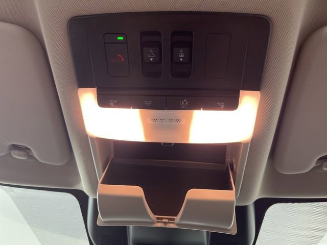 Used 2025 Nissan Rogue SV w/ SV Premium Package FWD image 36