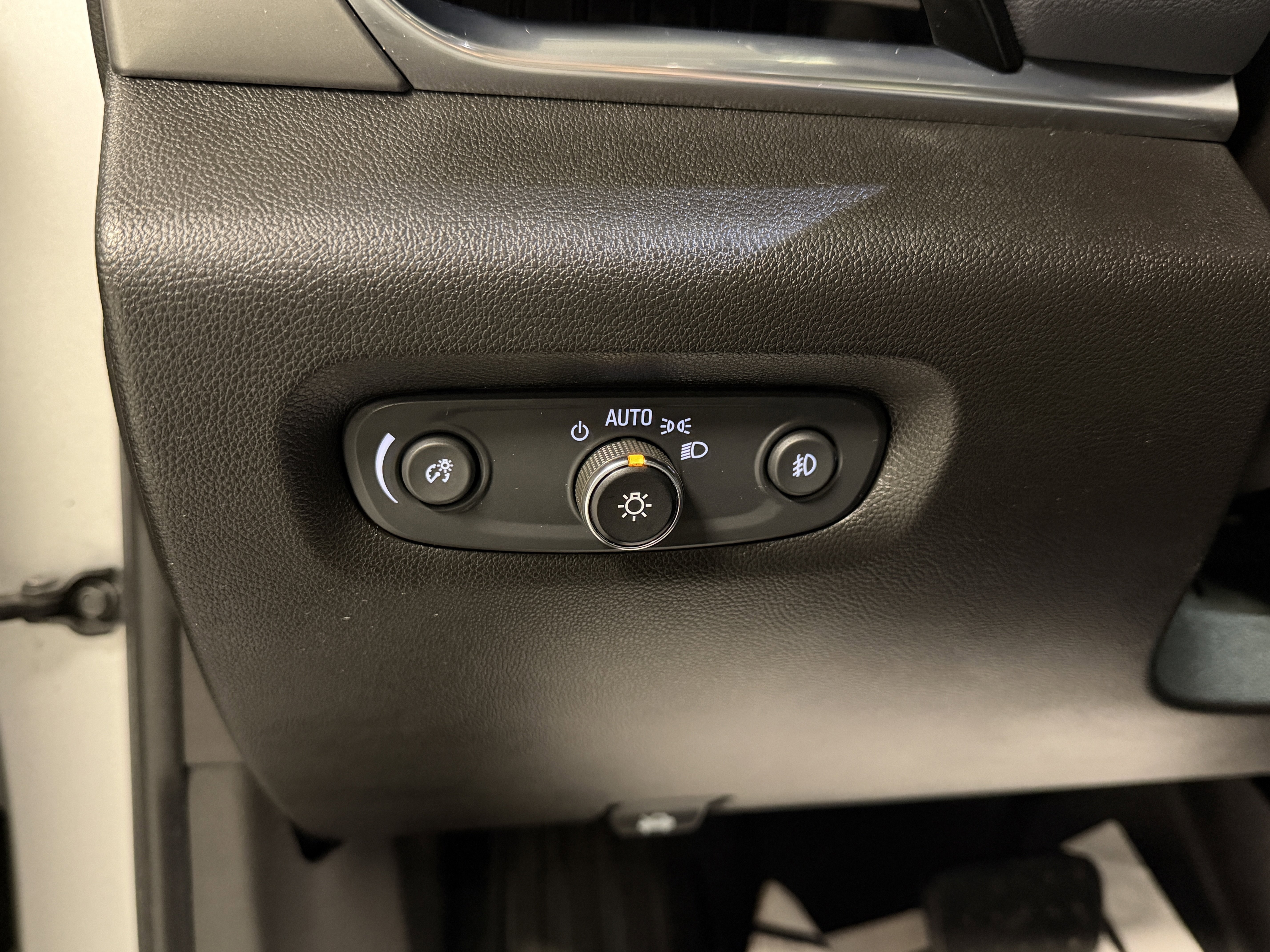 Used 2019 Chevrolet Traverse LT image 19