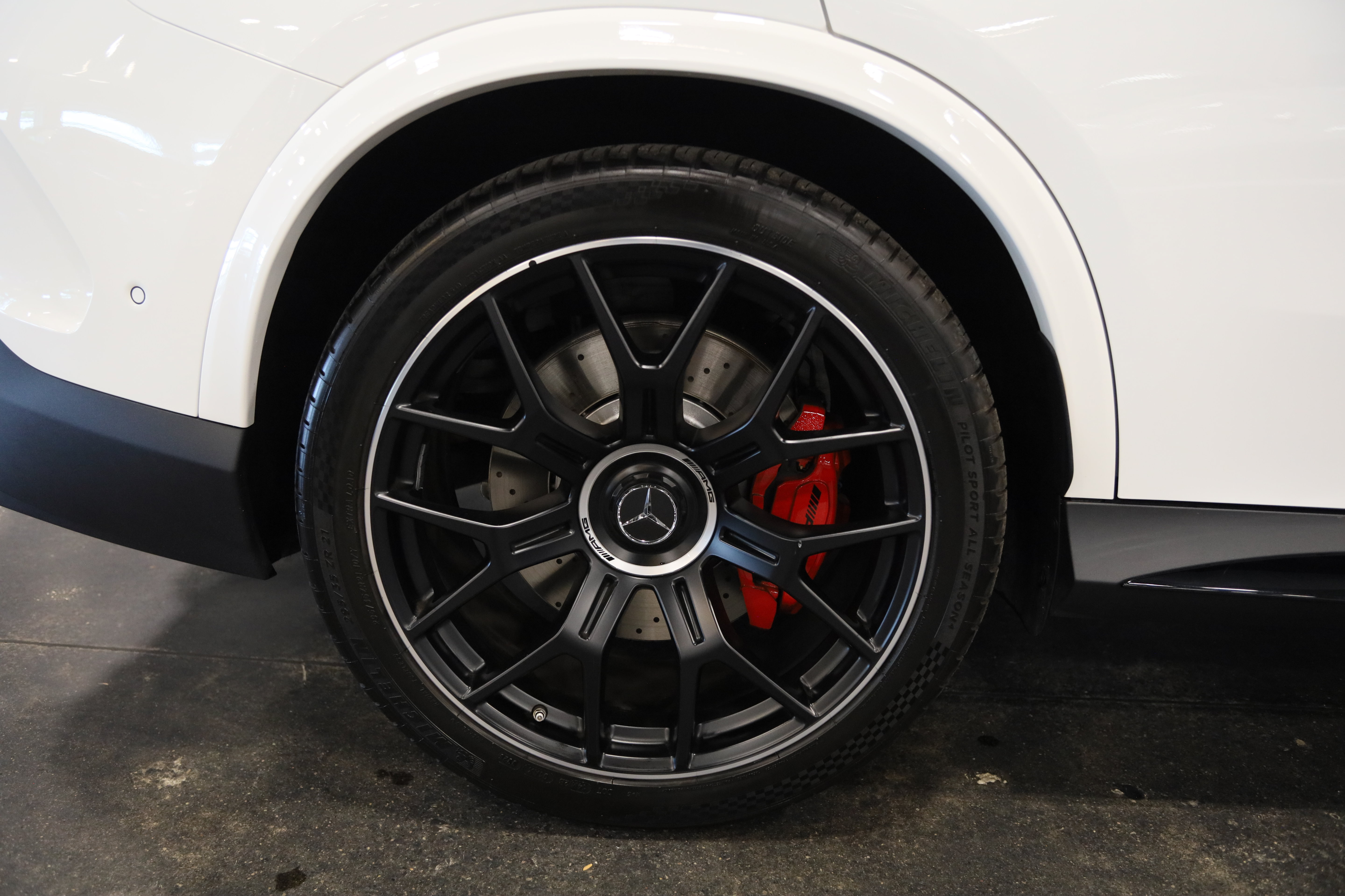 Used 2025 Mercedes-Benz GLC 63 AMG S w/ Driver Assistance Package image 11