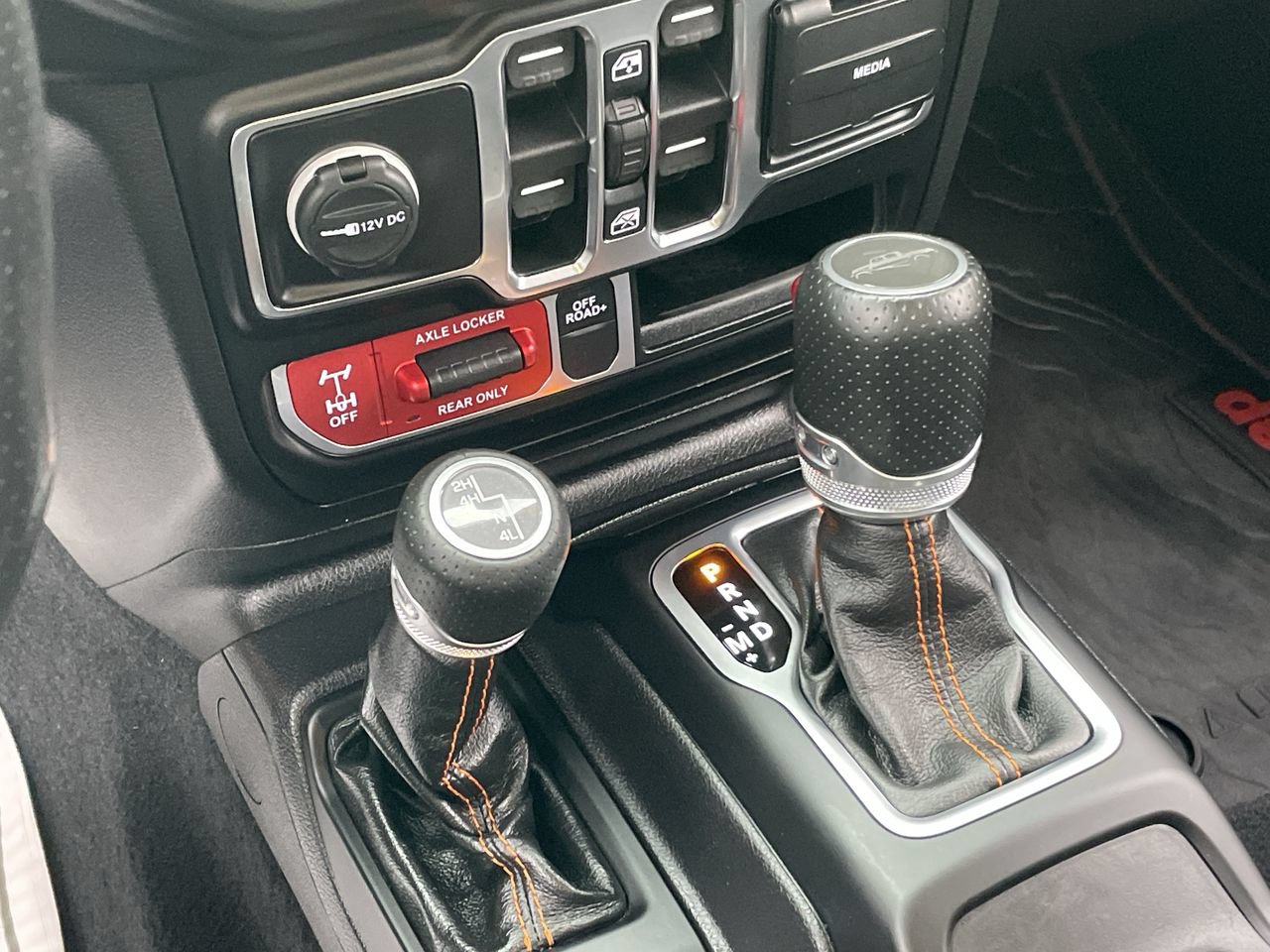 Used 2021 Jeep Gladiator Mojave AWD/4WD image 36