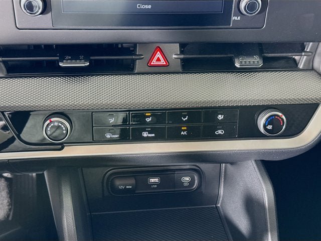 Certified 2025 Kia Sportage LX AWD/4WD image 17