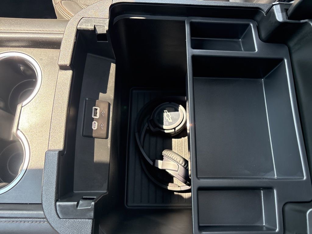 Certified 2024 Chevrolet Tahoe High Country w/ Advanced Technology Package image 35