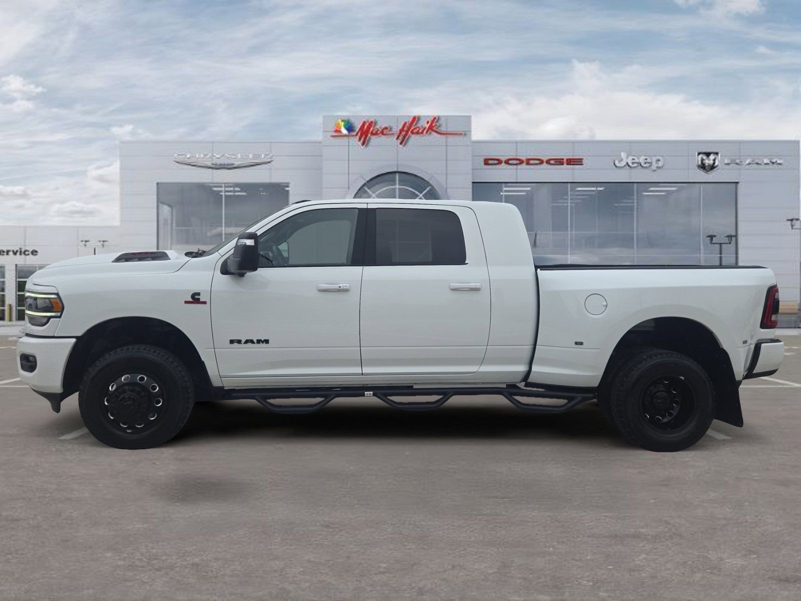 Used 2024 RAM 3500 Laramie w/ Night Edition AWD/4WD image 2