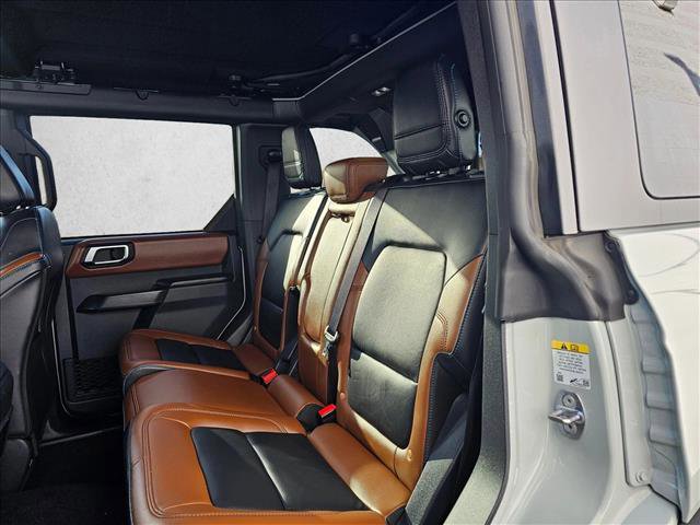 Used 2024 Ford Bronco Outer Banks w/ Sasquatch Package image 16