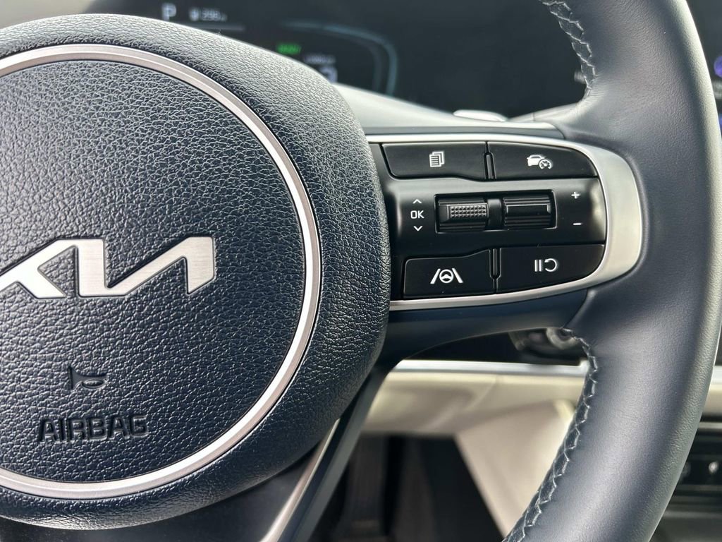 Certified 2025 Kia Sportage EX image 20