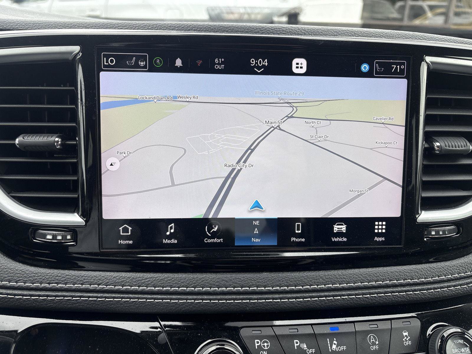Used 2023 Chrysler Pacifica Limited FWD image 23
