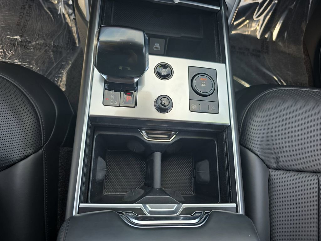 Certified 2023 Land Rover Range Rover SV AWD/4WD image 30