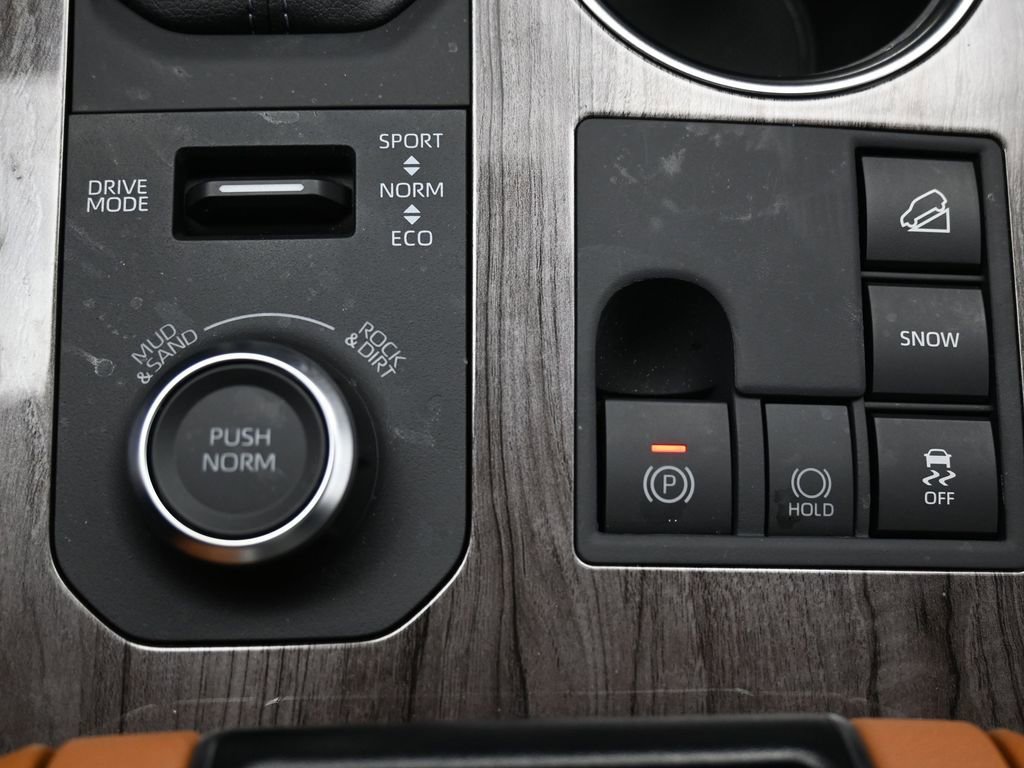 Certified 2025 Toyota Highlander LE image 30