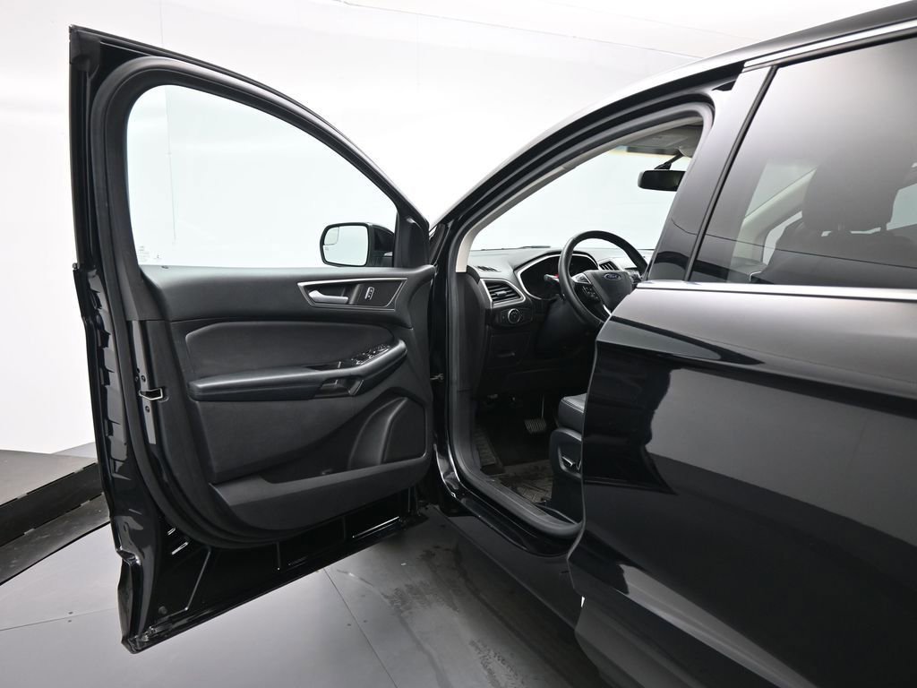 Used 2016 Ford Edge SEL image 9