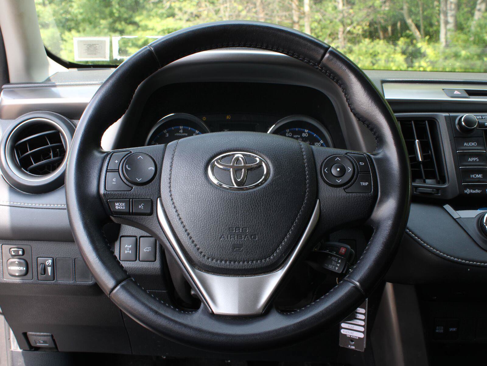 Used 2016 Toyota RAV4 XLE AWD/4WD image 12