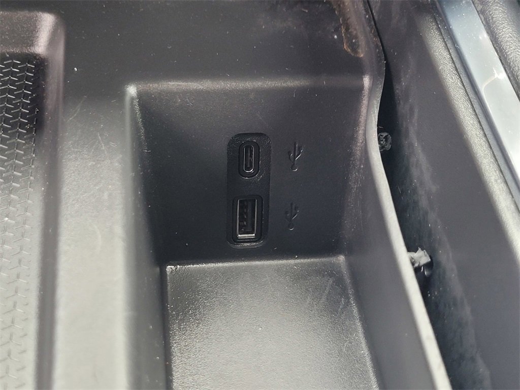 Used 2025 GMC Acadia Elevation image 21