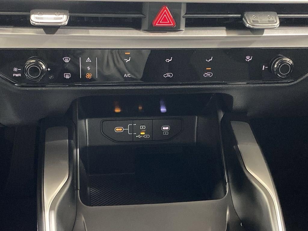 New 2026 Kia Sorento LX FWD image 16