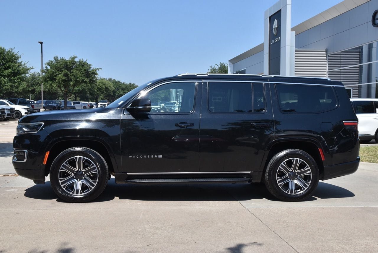 Used 2024 Jeep Wagoneer Series II w/ Flexible Seating Group RWD image 12