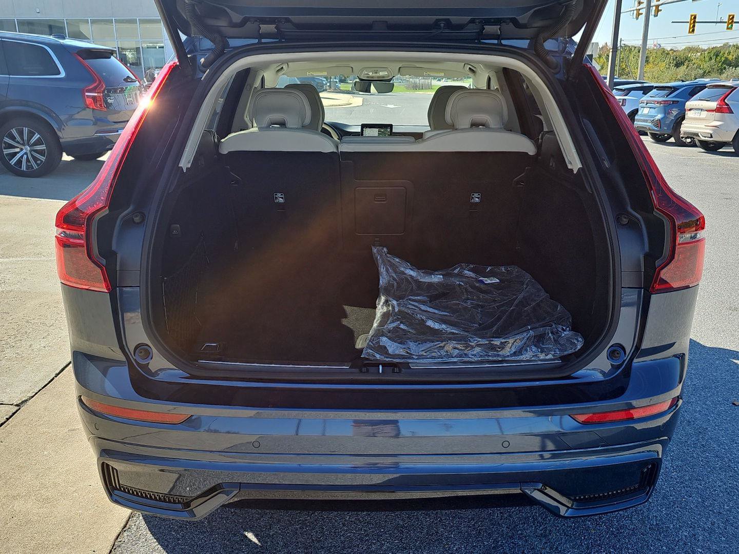 Used 2026 Volvo XC60 B5 Ultra w/ Climate Package AWD/4WD image 24