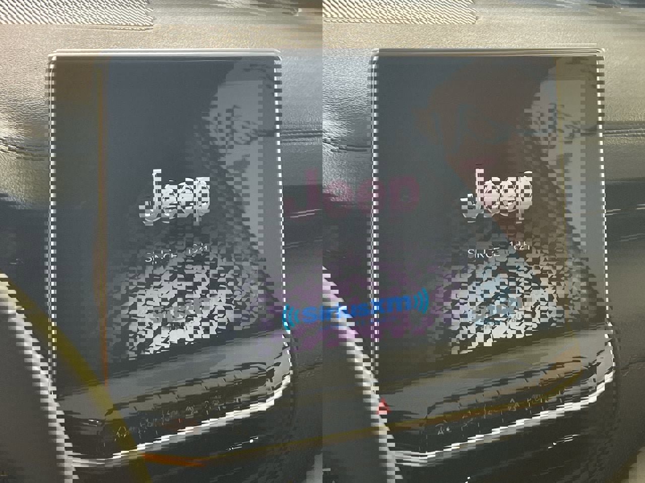 Used 2025 Jeep Compass Trailhawk AWD/4WD image 16