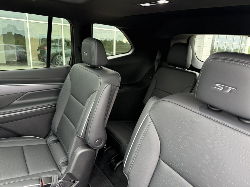 New 2026 Buick Enclave Sport Touring w/ Power Package FWD image 11